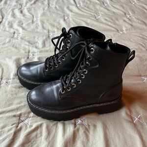 Black Lace-Up Combat Boots W 6